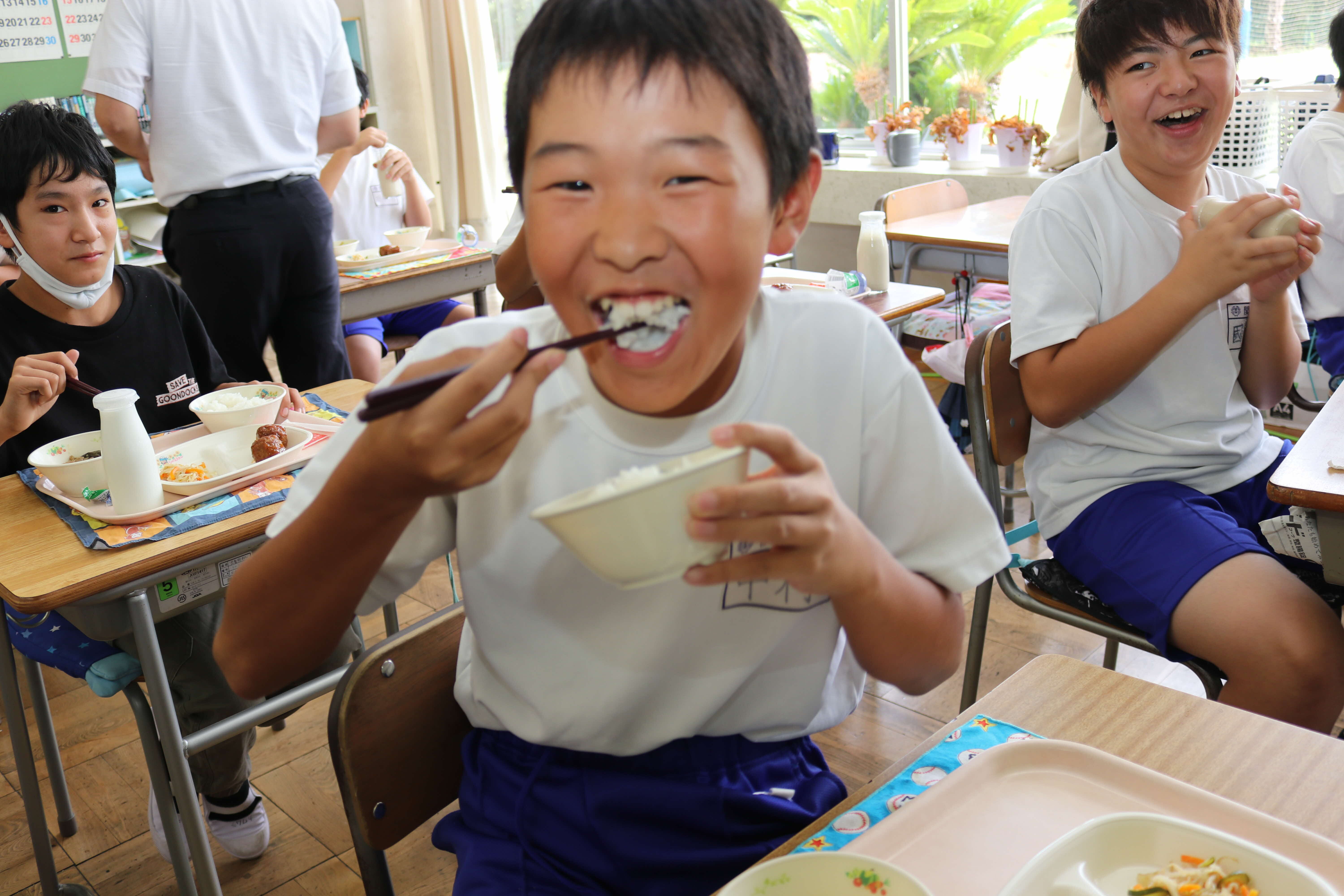 R5関小新米給食